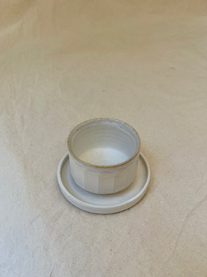 Vaso cafetero facetado con plato